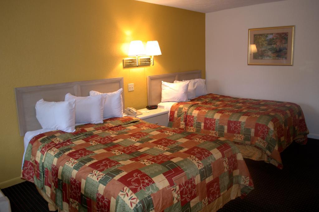 Budget Host Inn Sandusky Zewnętrze zdjęcie